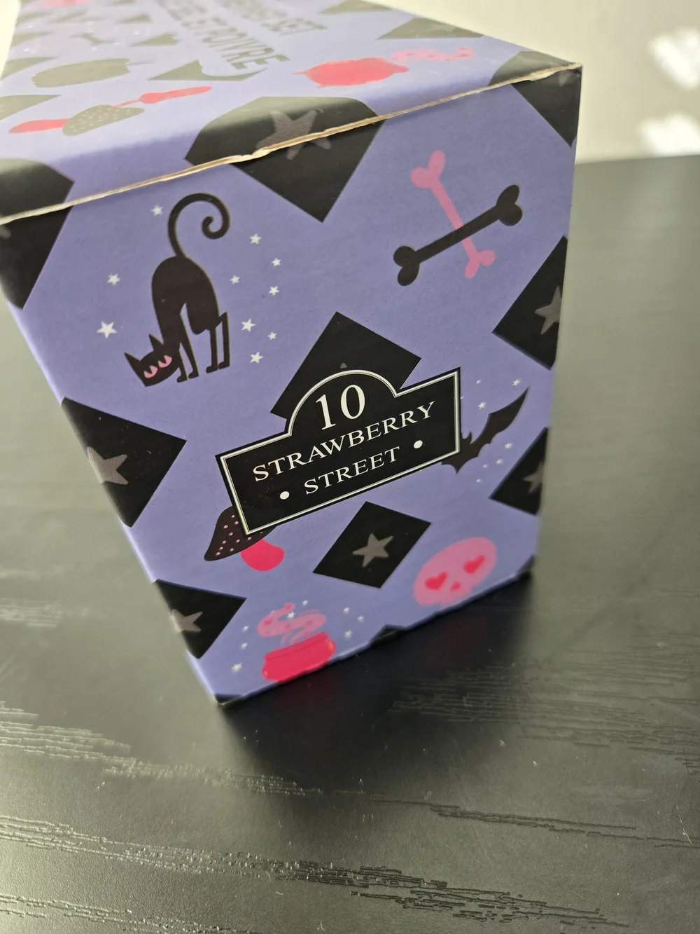 10 Strawberry Street nwt new